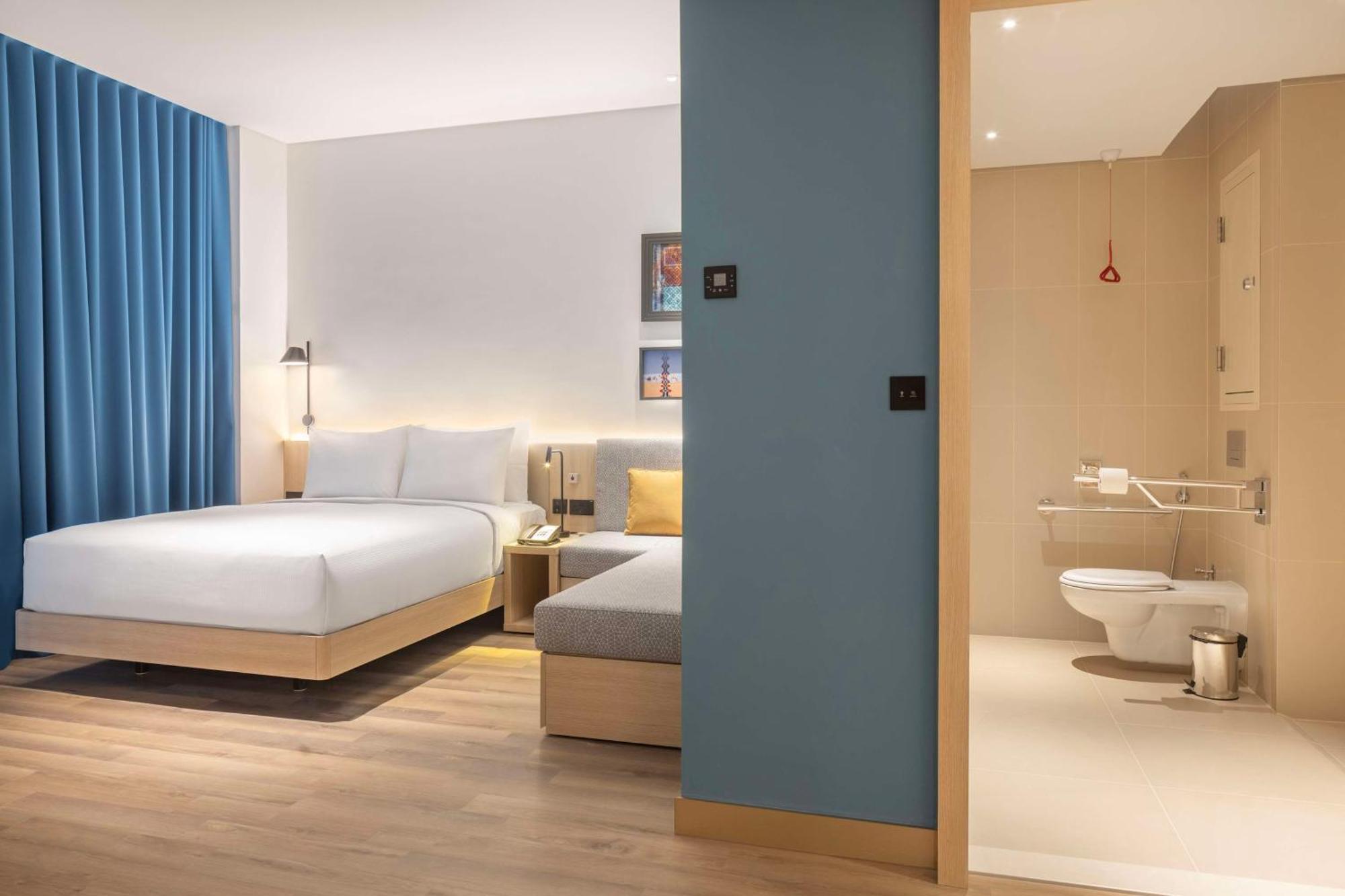 Hampton By Hilton Kuwait Salmiya Hotell Kuwait City Eksteriør bilde
