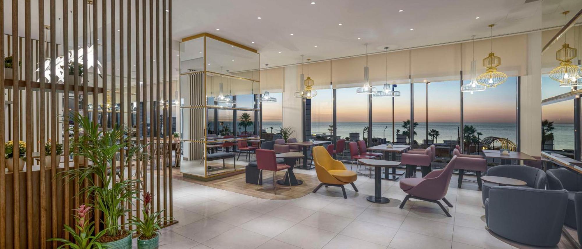 Hampton By Hilton Kuwait Salmiya Hotell Kuwait City Eksteriør bilde