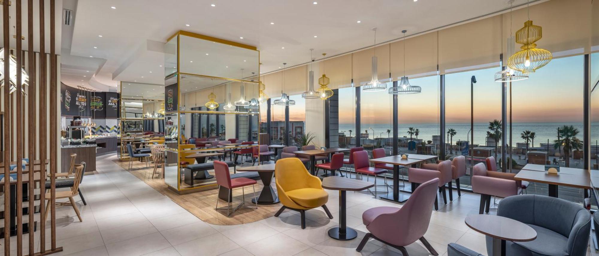 Hampton By Hilton Kuwait Salmiya Hotell Kuwait City Eksteriør bilde